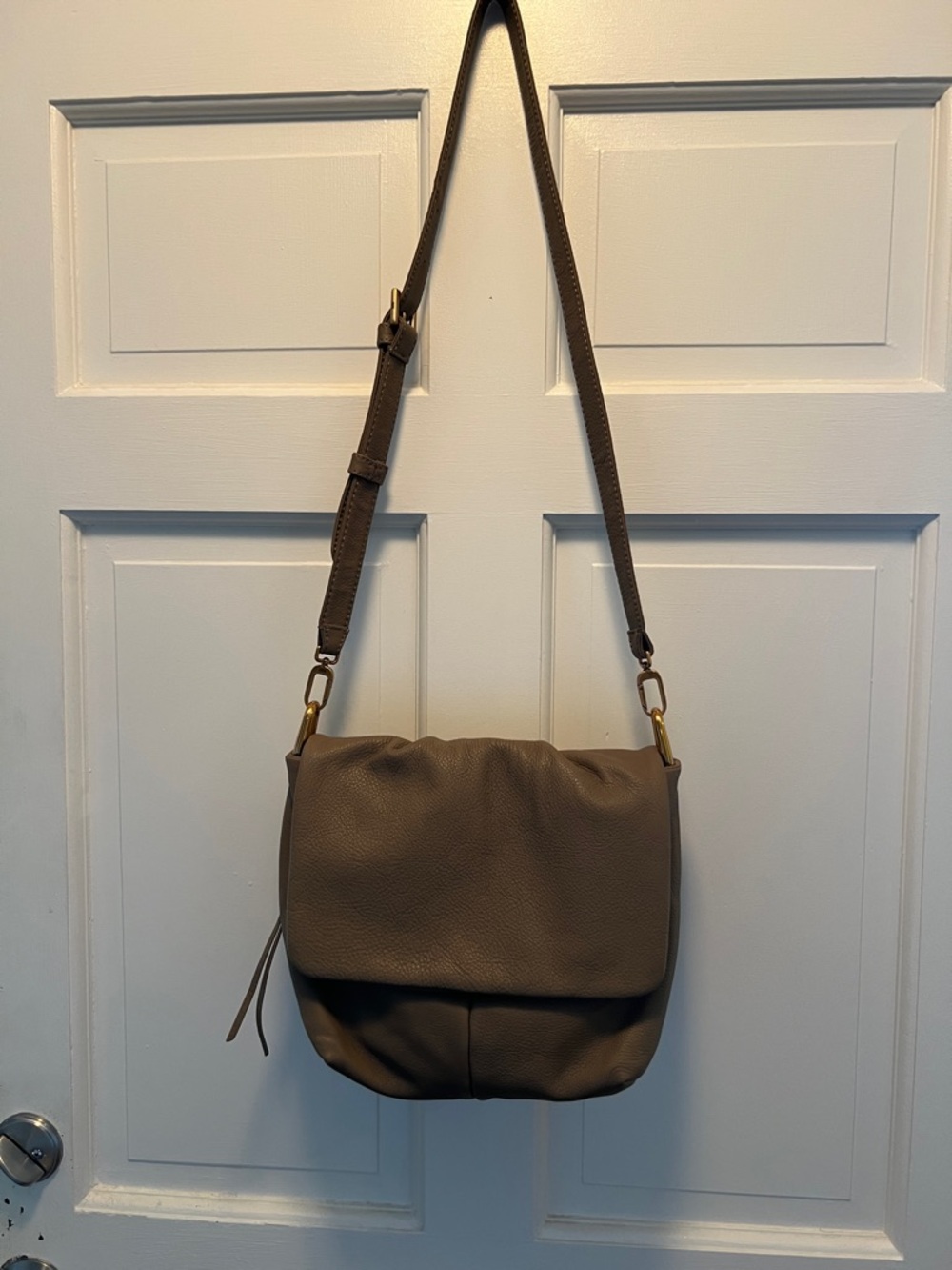 HOBO Taupe Pebbled Leather Crossbody Bag “Harley” LIKE NEW